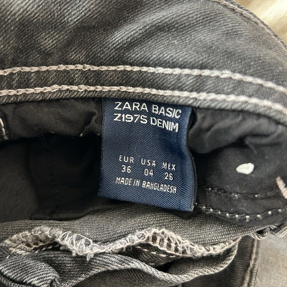 Zara Slim Fit Ripped Jeans Moto Style with zipper Size 4 / 36 - Picture 7 of 10